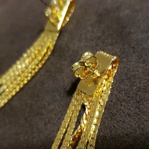 Avon Jewelry - Avon DS earrings Avon Jewelry - Avon DS earrings